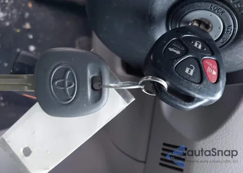 2013 Toyota Corolla L z USA, uszkodzony, nr VIN 5YFBU4EE4DP086952